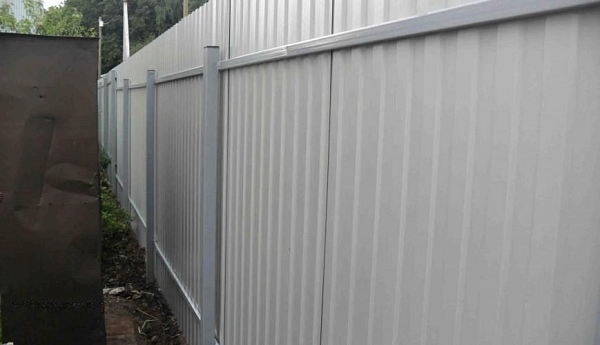 Забор из профнастила 2 метра